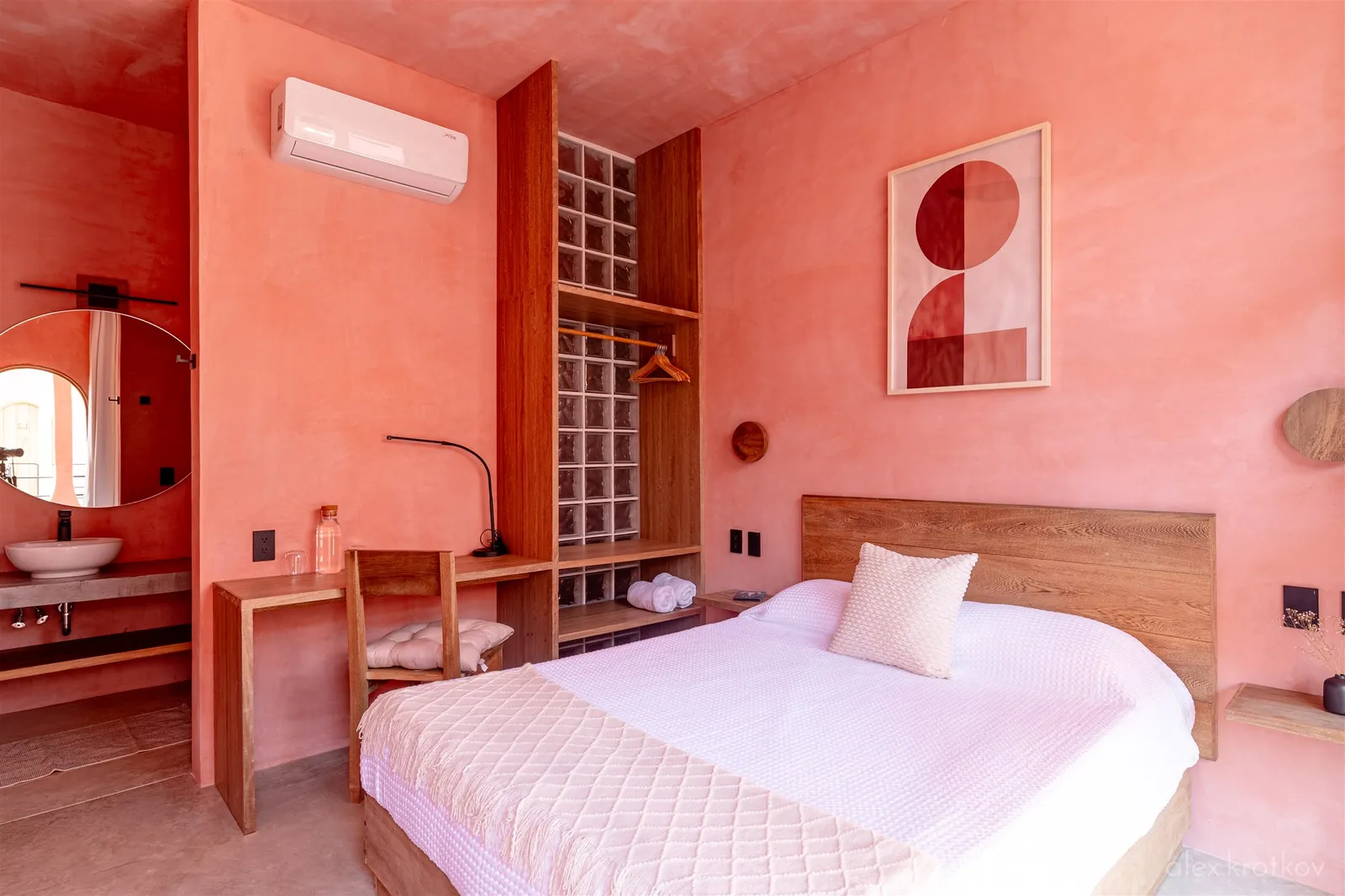 Terrace Queen Room — photo 1 of 3